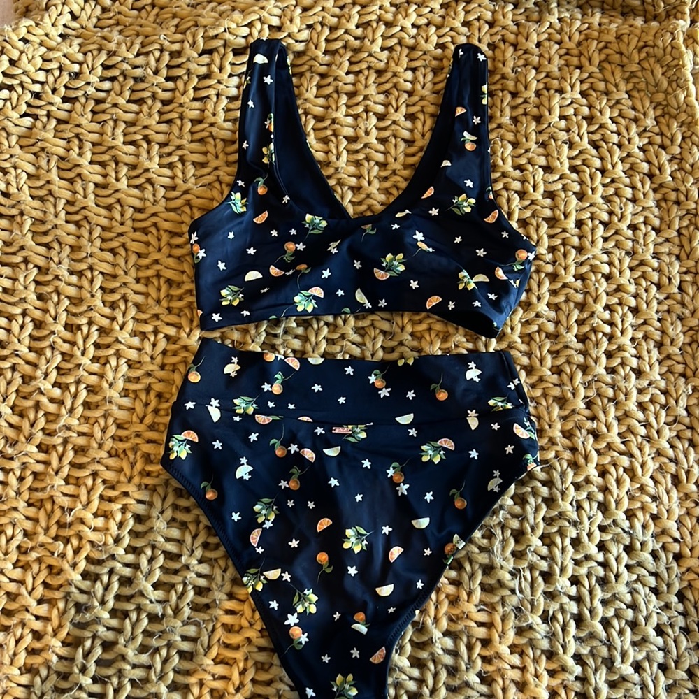 Oranges Mid Rise Bikini - Picture 4 of 8
